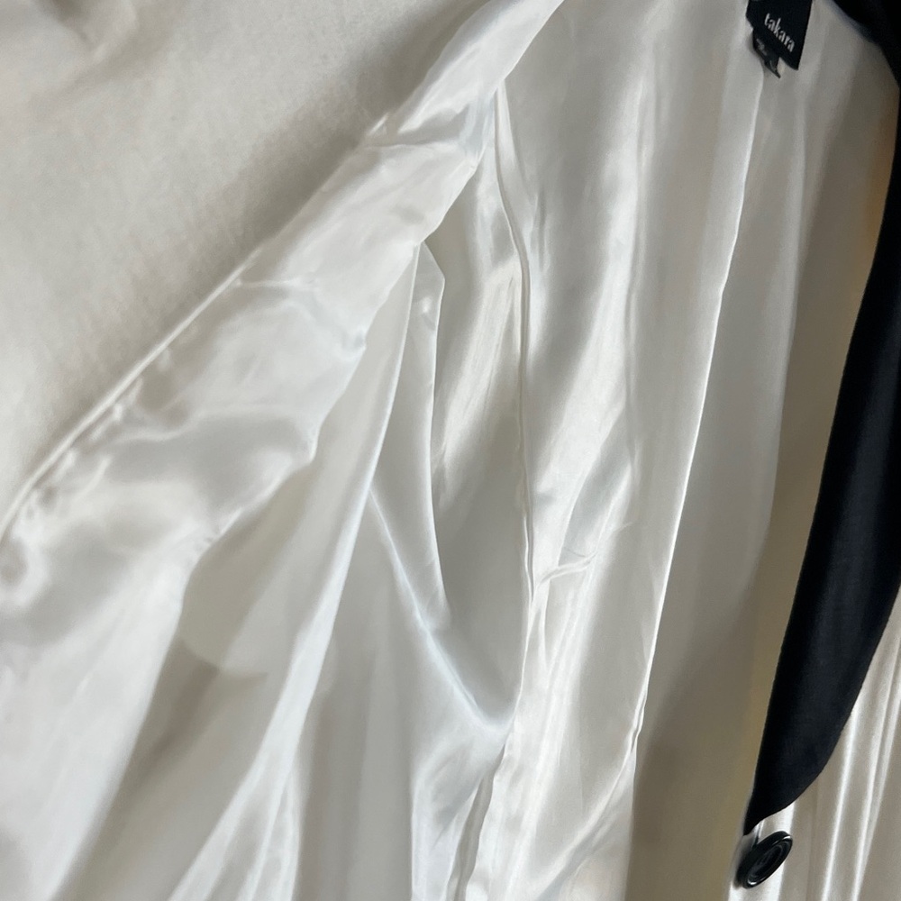 Takara Women's White and Black Blazer - Picture 4 of 5